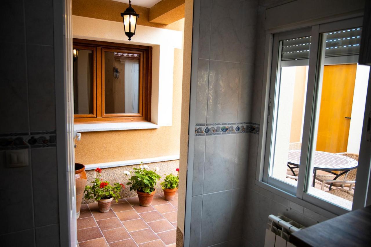 La Casa De Los Bisa Sanchidrian Eksteriør bilde